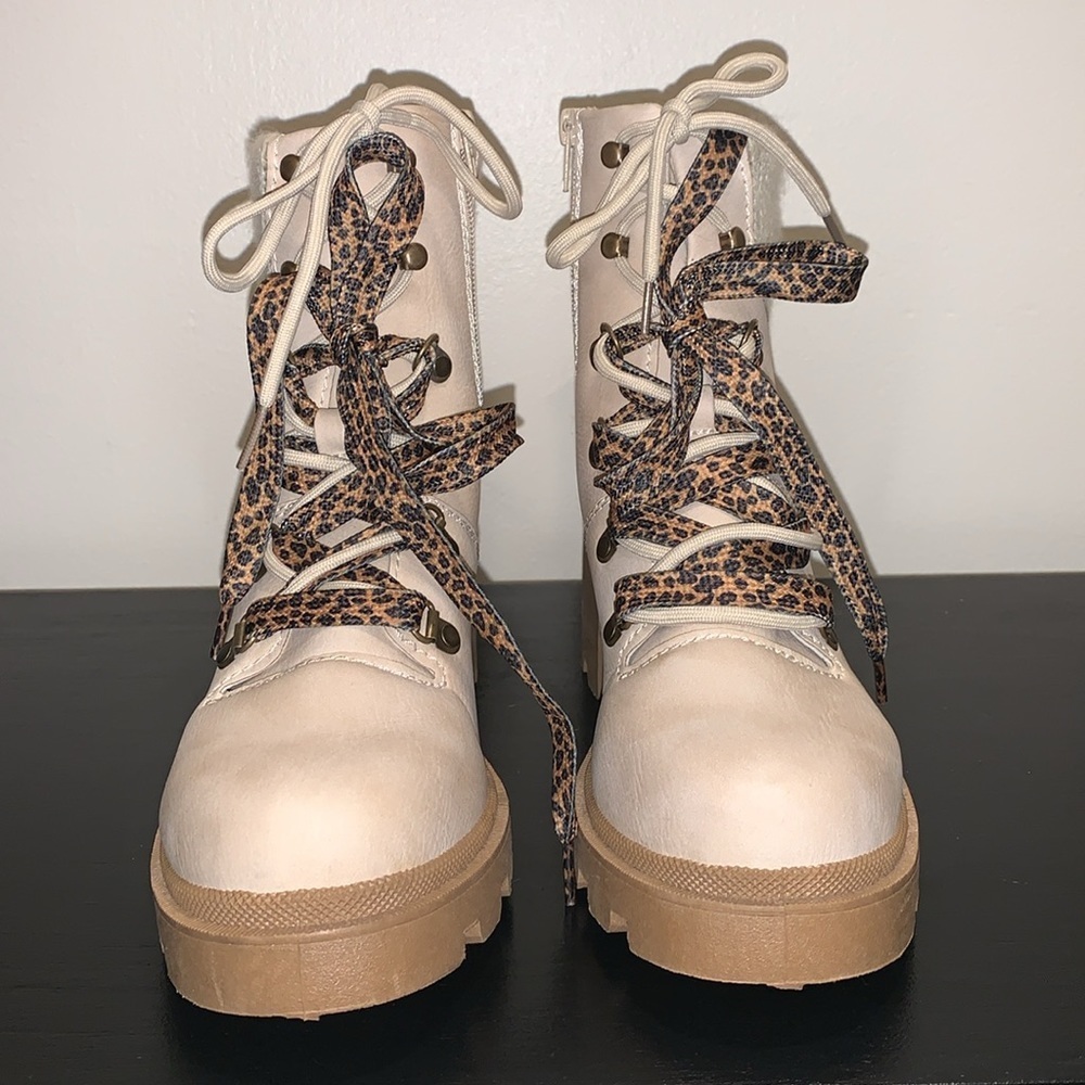 Sugar Fella lug sole boots. Size 8.5